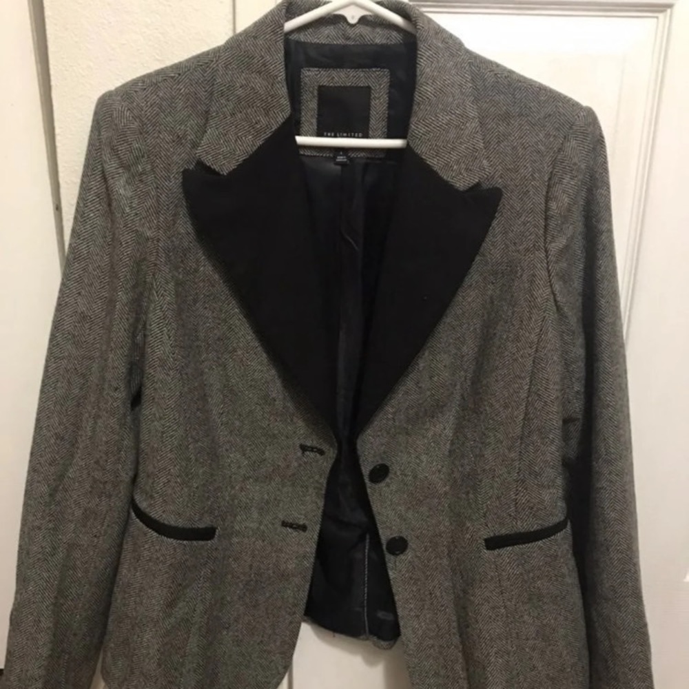 Gray with black blazer suit size large new
